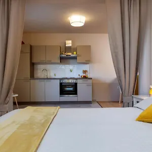 https://apartments-javor.in-istria.net